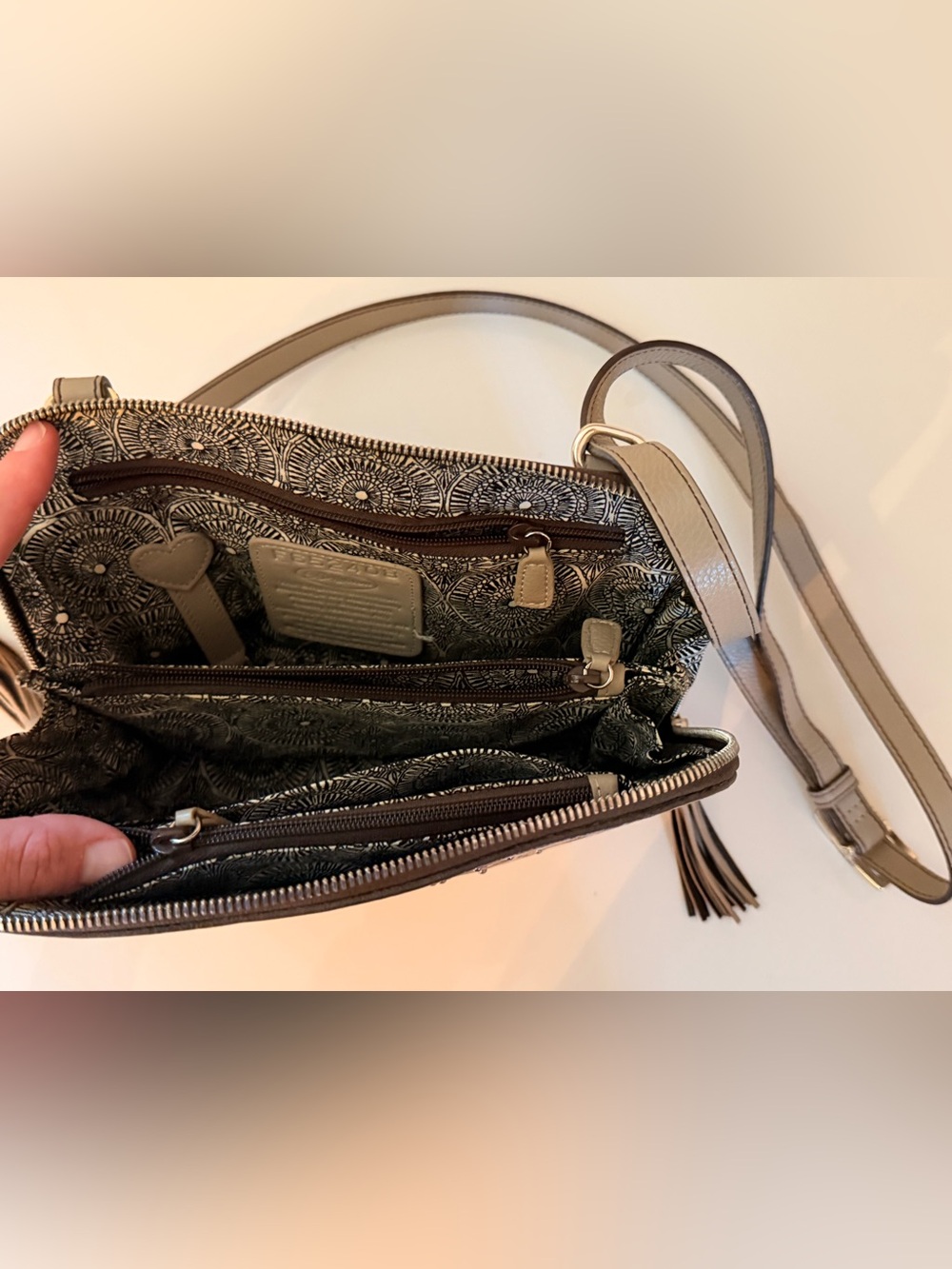 Brighton Laser Cut Floral Leather Organizer Crossbody Bag Taupe EUC - Picture 5 of 15